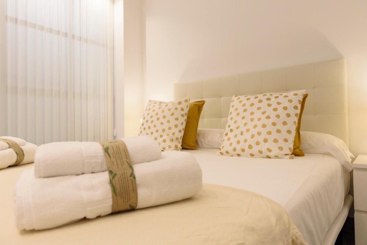 Apartamentos Constitucion By Renthas Málaga Dış mekan fotoğraf