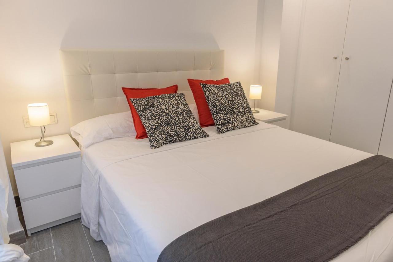 Apartamentos Constitucion By Renthas Málaga Dış mekan fotoğraf