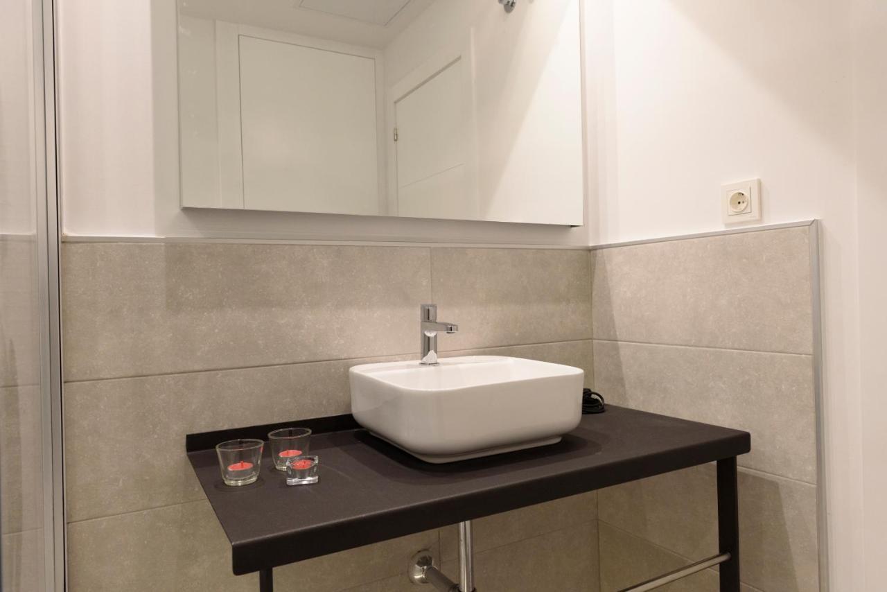 Apartamentos Constitucion By Renthas Málaga Dış mekan fotoğraf